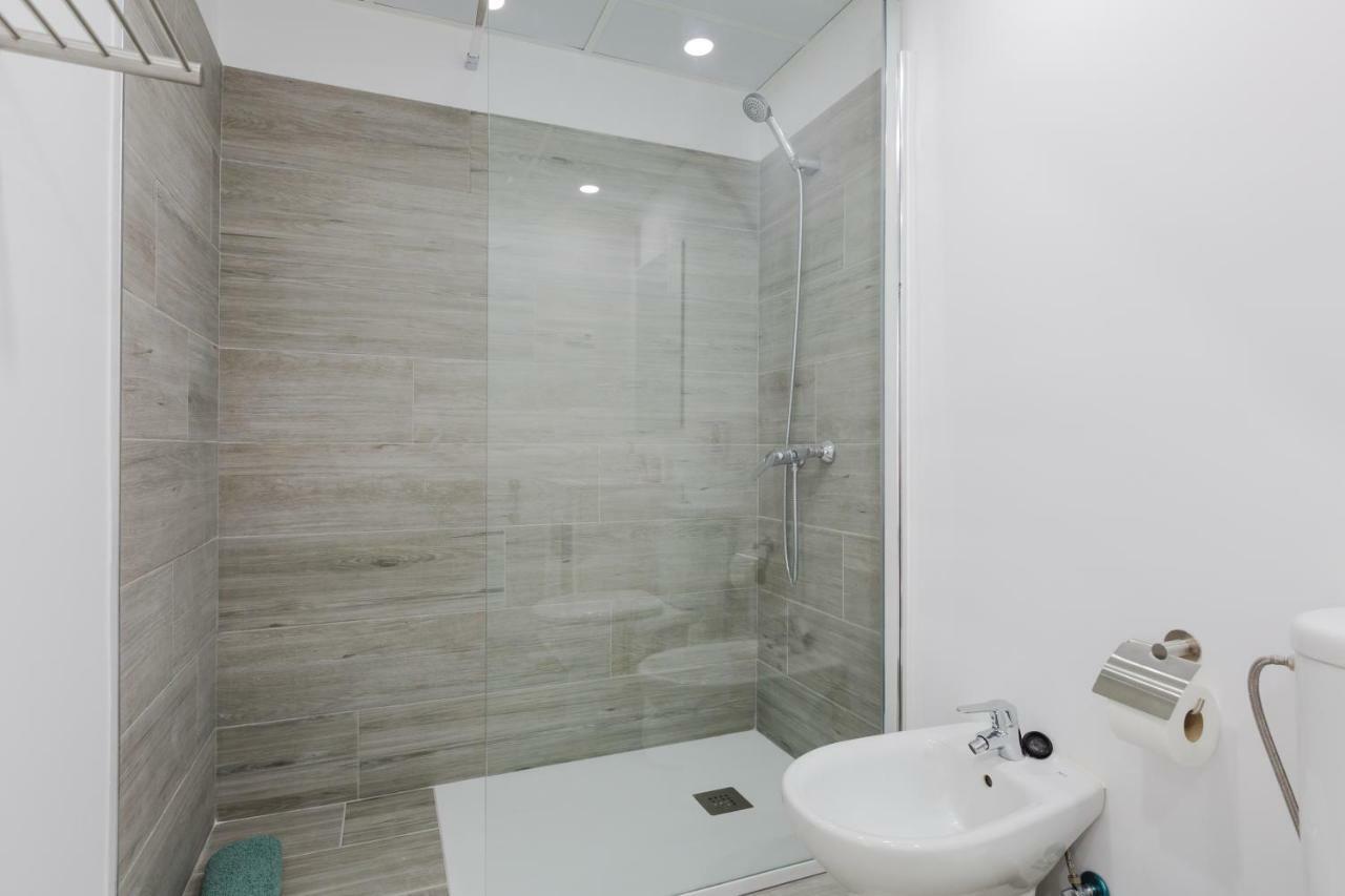 Апартаменты Hola Malaga Premium Centro Экстерьер фото